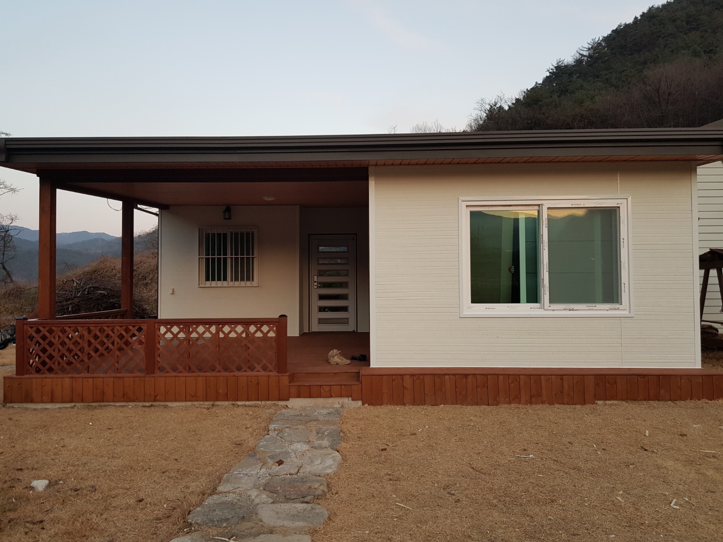 [성주집짓기 - 광성건설] 성주 주택 증축공사 외부 벽면 메탈싸이딩 시공 사진