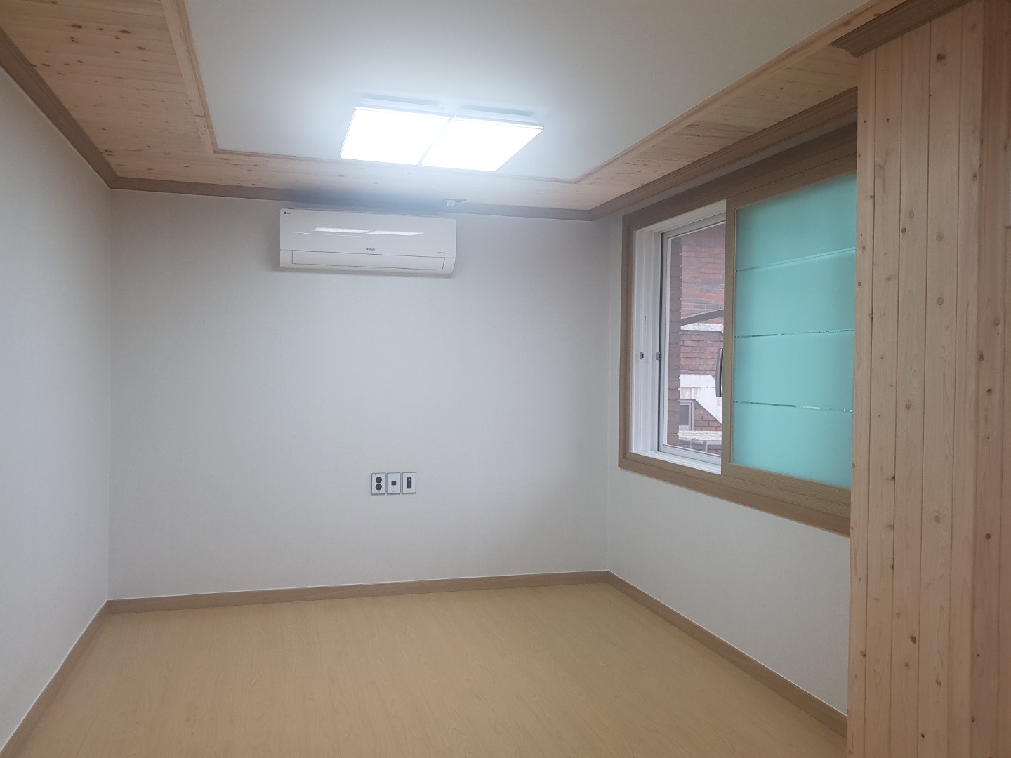 김천 주택 강화마루,도배장판 시공 사진