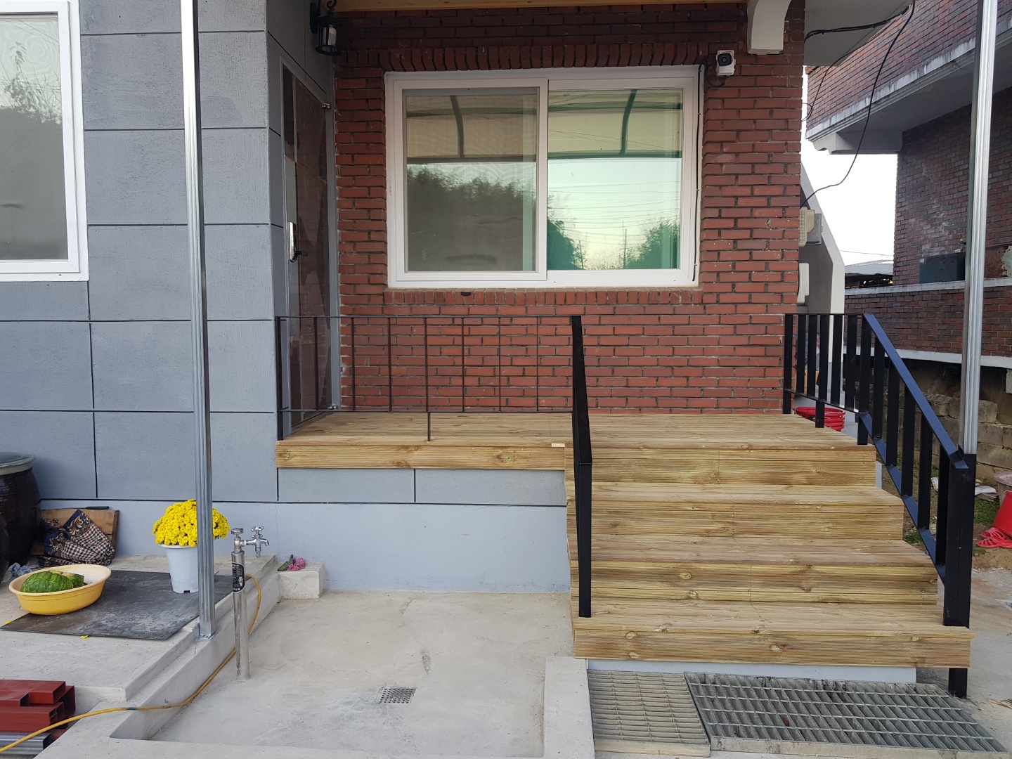 김천 주택 데크시공 및 폴리그라스 공사 사진