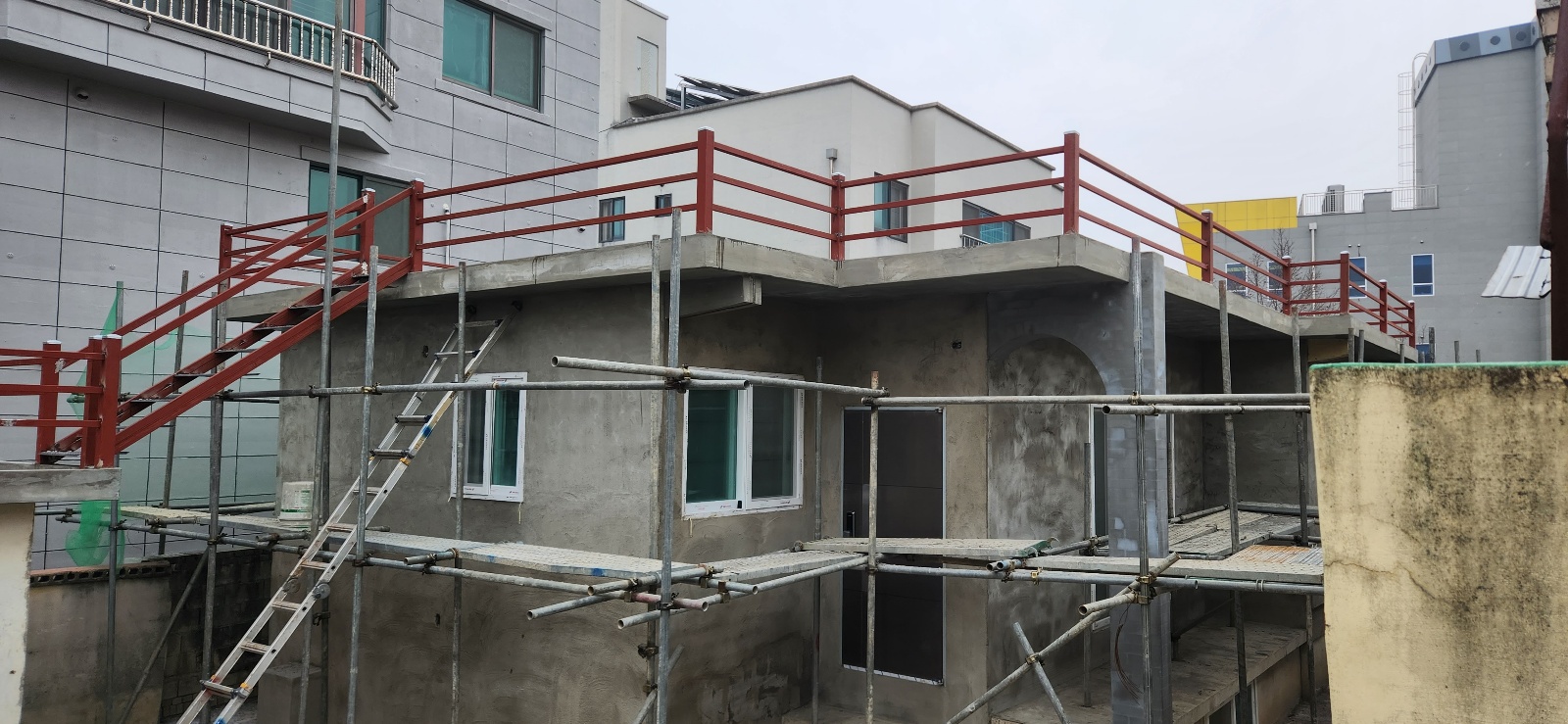 [리모델링]상주시 무양동 주택 난간대, 계단 설치, 방수 준비 작업, 미장보강 사진